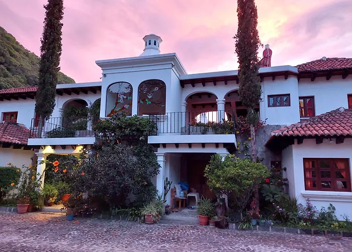 Hotel Y Jardines Casa Buho